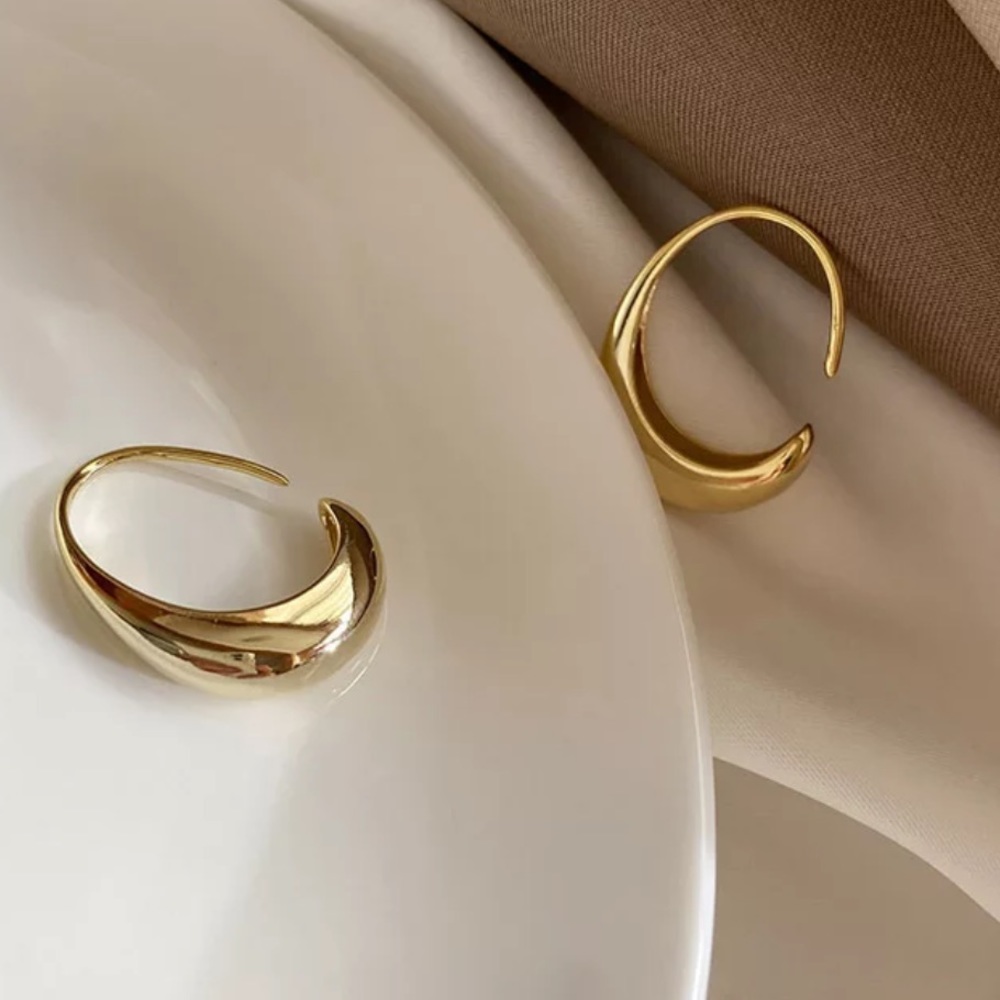 ⚡️Insta gold plated C-shaped Earrings - Picture 3 of 5